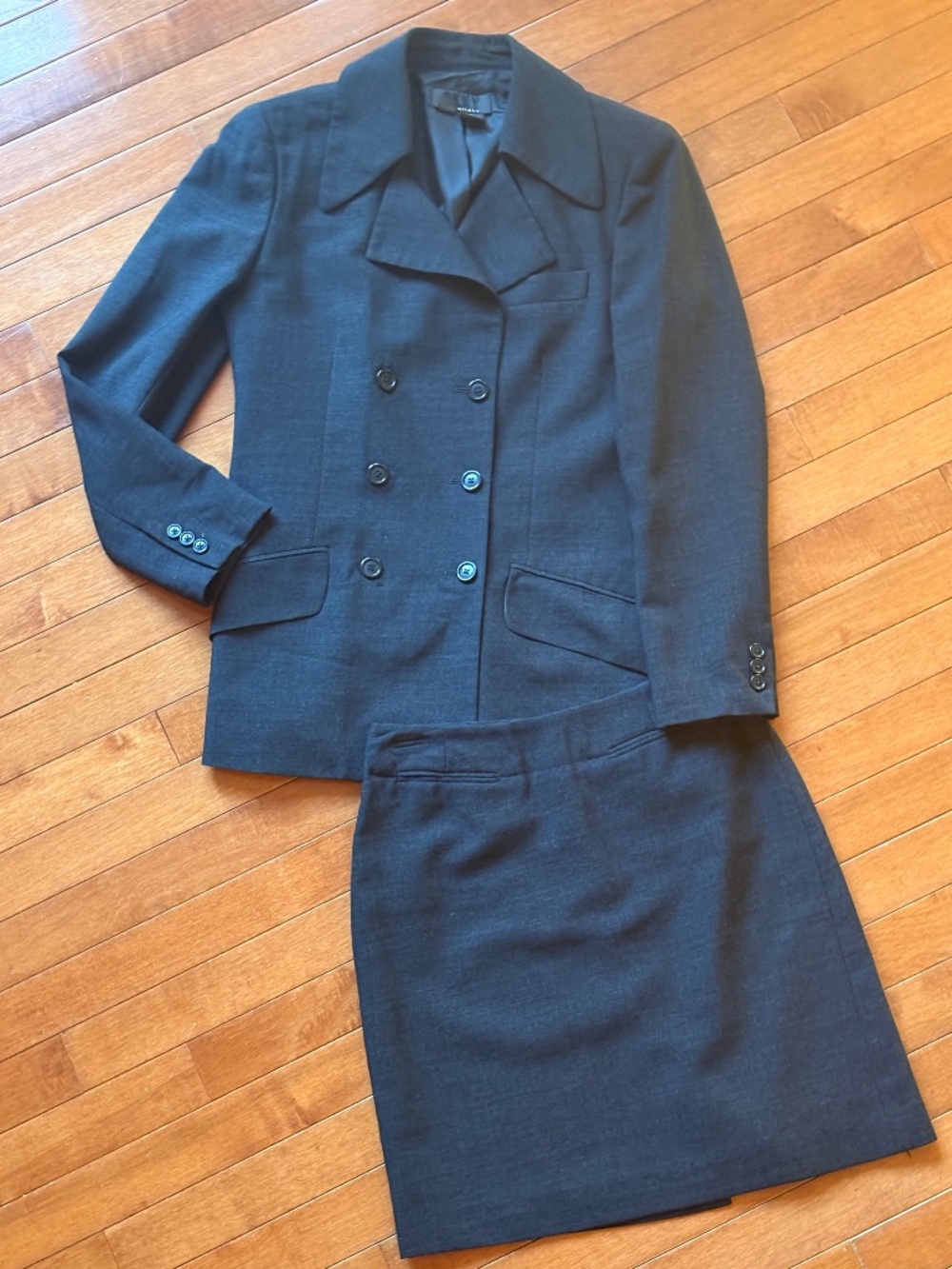 Vintage DKNY women's double-breasted suit in charcoal grey wool size 2